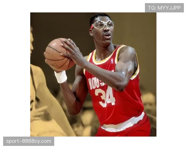 奥拉朱旺内线柔韧突破解锁对位篮下得分优势