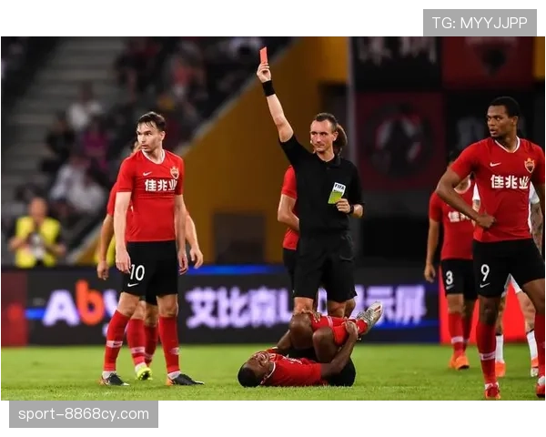 红牌停赛规则详解及对球队战术调整的影响